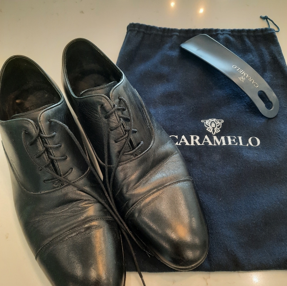 Black leather Caramelo Spanish tie shoes